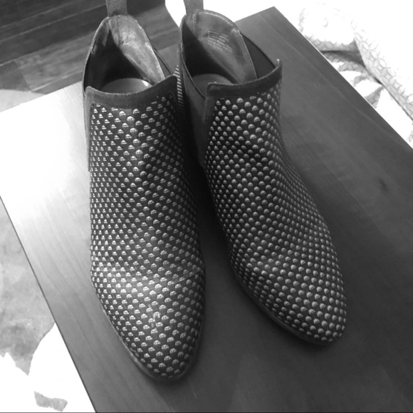 Betabrand Shoes - Betabrand Tennis-Western Boots Black size 10